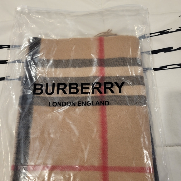 Burberry Beige and Black Plaid Scarf - Picture 2 of 2
